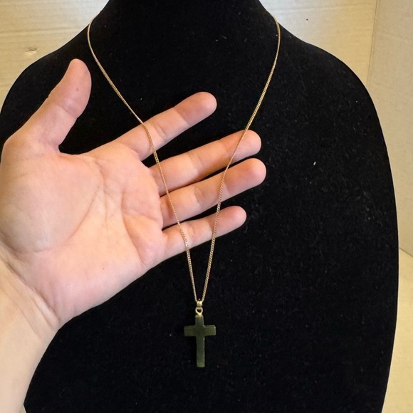 High Quality Nephrite Jade Cross Pendant with 1/20 14K Gold Filled Chain - Picture 14 of 16